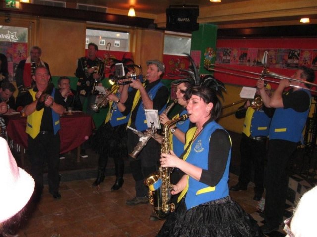 ellufsteruren015.jpg